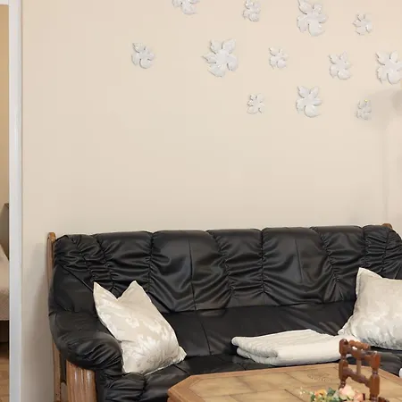 Elizabeth Apartment