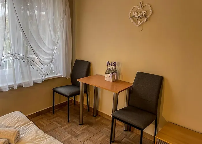 Elizabeth Apartment